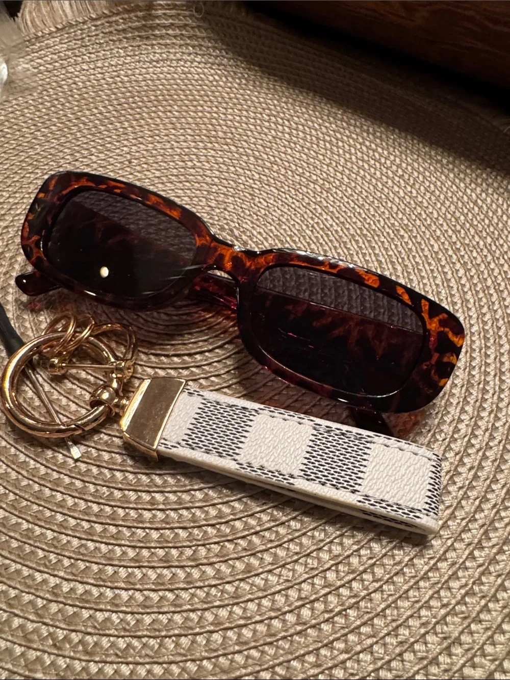 Tortoiseshell Cat-Eye Sunglasses - Brown and Keychain